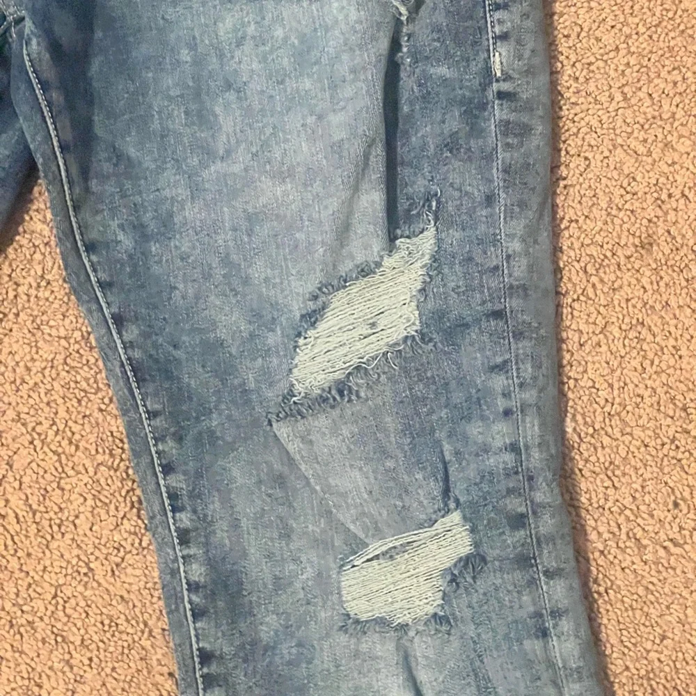 True Religion distressed jeans sz 38/32